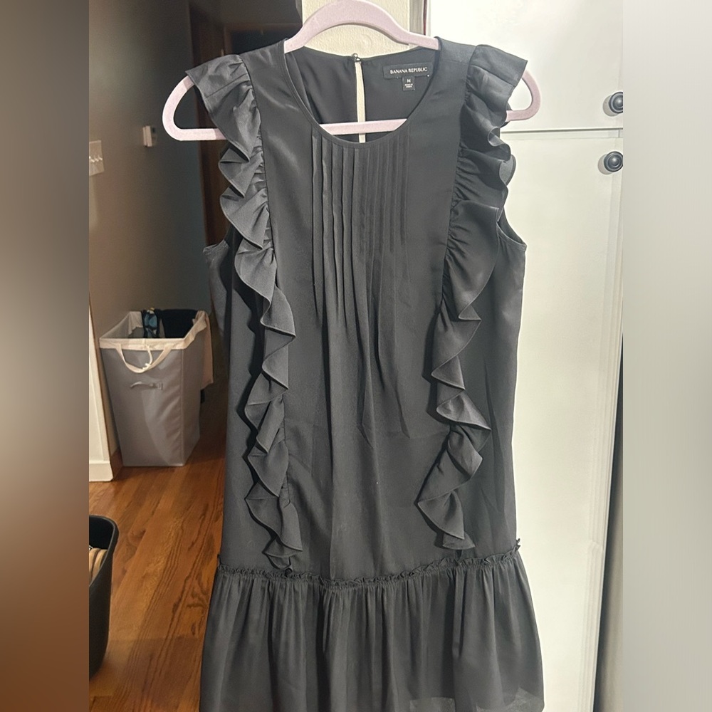Banana Republic black cocktail dress. M. Smoke free home.